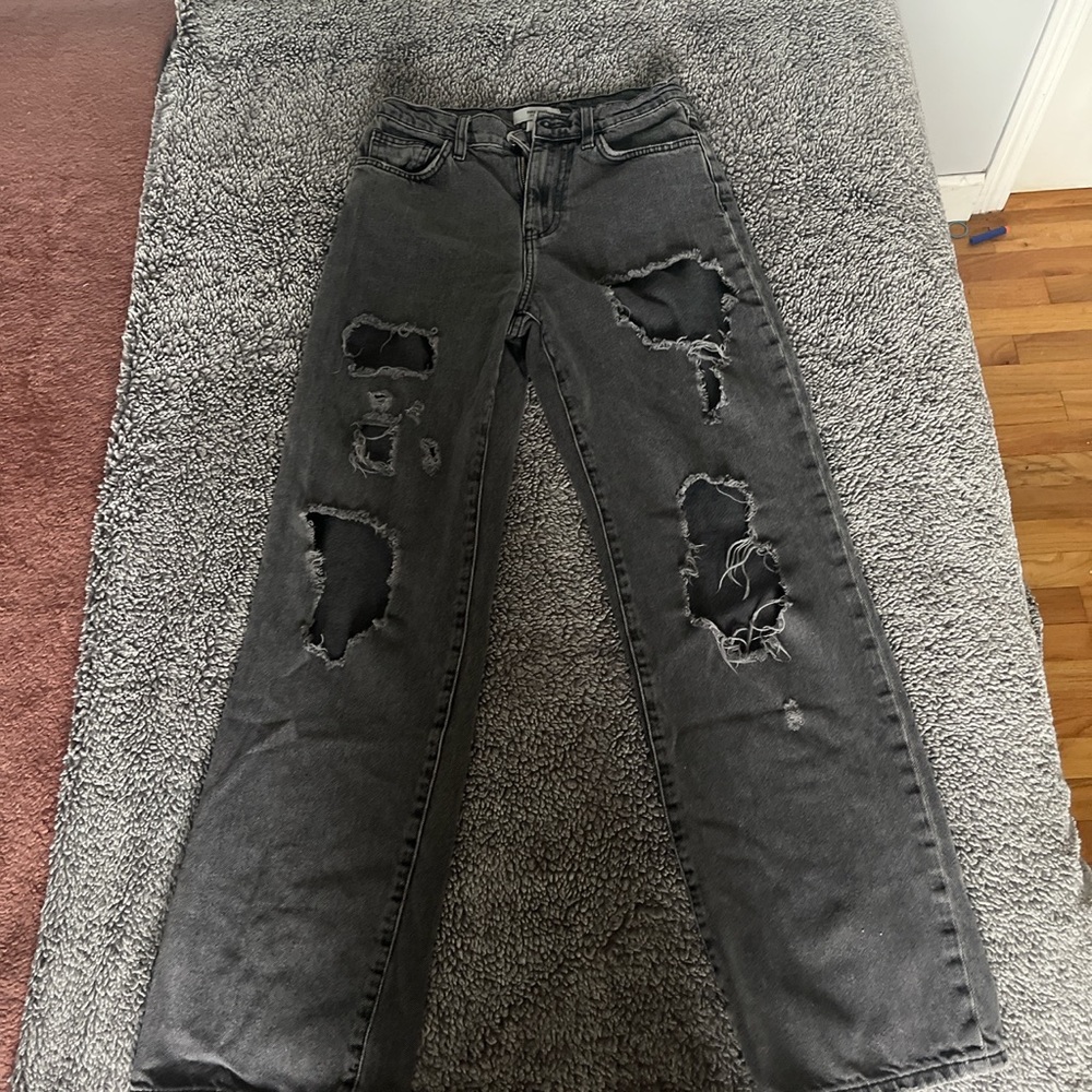 Forever 21 Baggy Mid rise Jeans.    Slate grey color.    size 24
